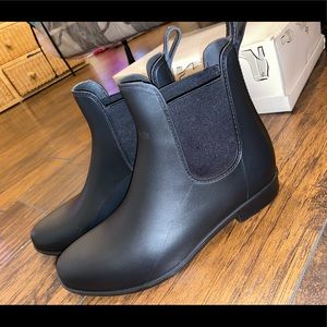 Black Chelsea Boots